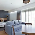 Lux Park - Hotel, & فندق