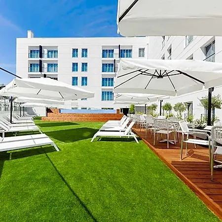 Lux Park - Hotel, & מלון