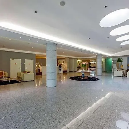 Lux Park - Hotel, & מלון