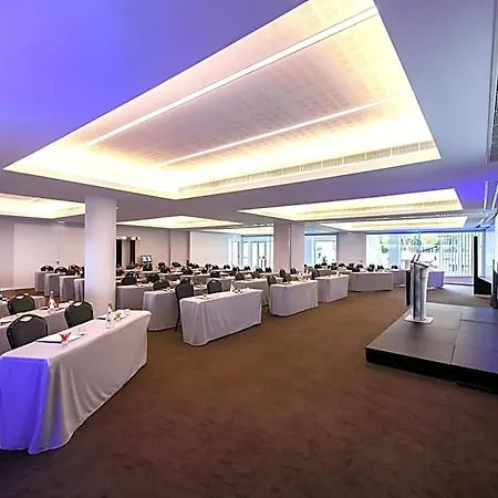 Lux Park - Hotel, & מלון