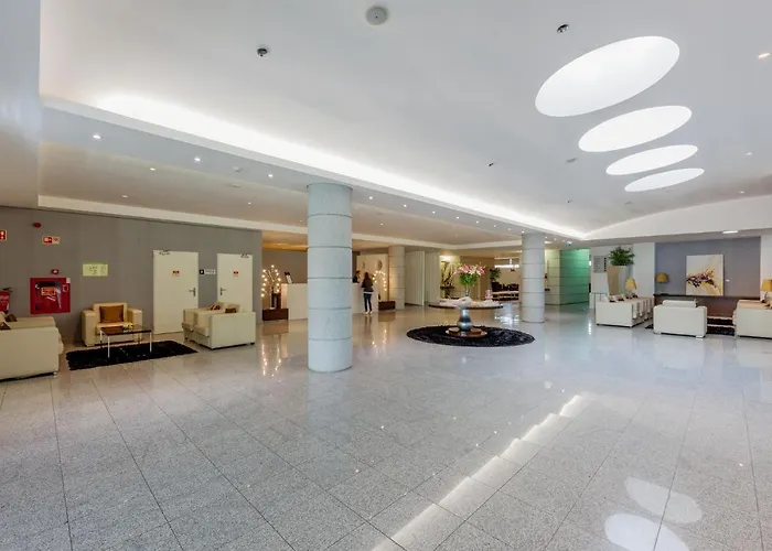 Lux Park - Hotel, & 4* ファティマ